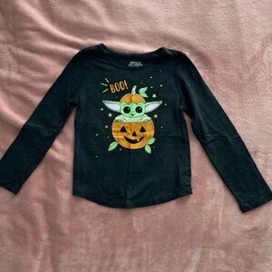 Girl’s Star Wars baby Yoda Halloween shirt,size 5